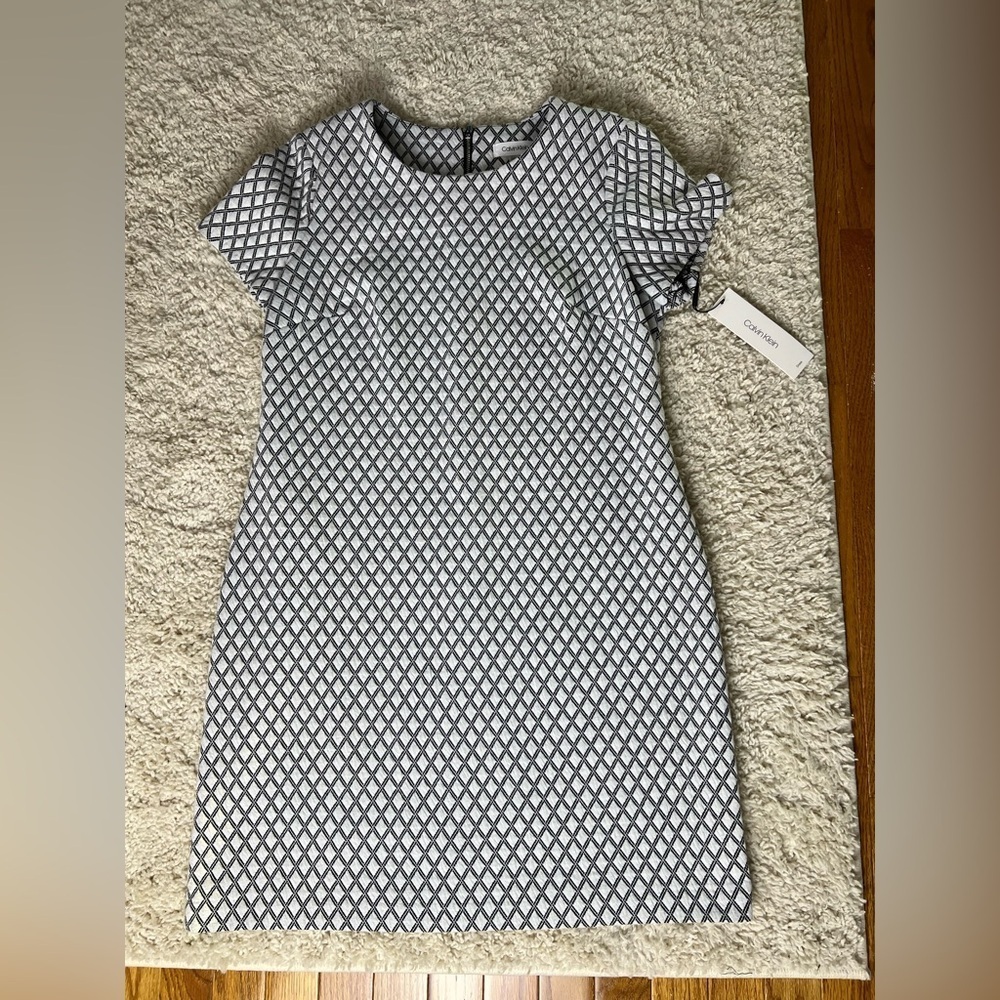 Women’s 12 Calvin Klein Short Sleeve Dress NWT
